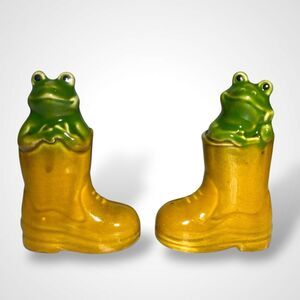 Vintage Frog in Boot Salt and Pepper Shakers Ceramic Green Yellow 3.5 Inch Pair